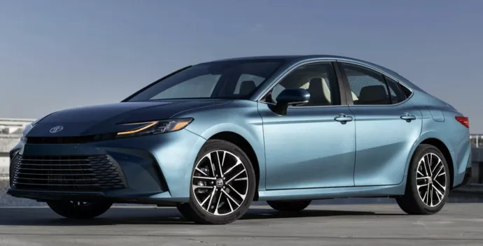 Тисячі автомобілів Lexus та Toyota відкликані через можливе пошкодження ременів безпеки