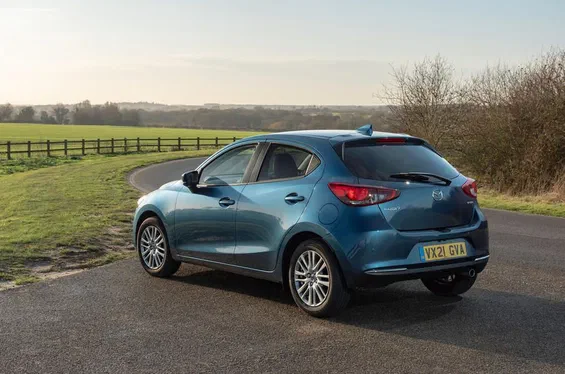 Субкомпактний Mazda2 успішно оновився