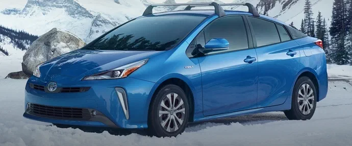 Toyota Prius оновився: новий дизайн, повний привід та не тільки