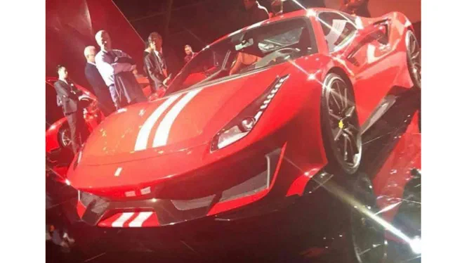 На знімку продемонстрована екстремальна версія Ferrari з мотором V8