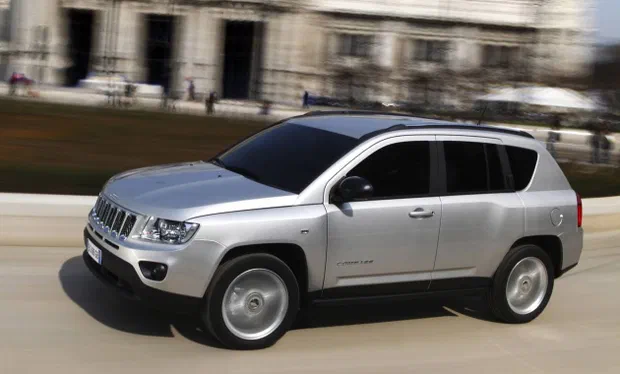 Новітній крос Jeep спіймали папараці