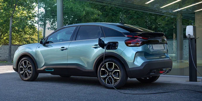 Citroen розповів про новий паркетник C4