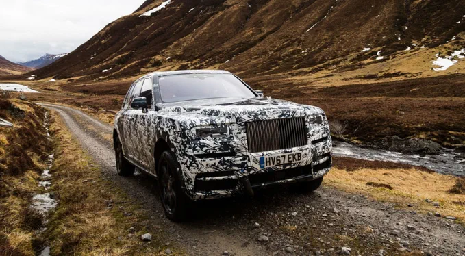 Rolls-Royce розповів, коли дебютує їхній перший позашляховик Cullinan