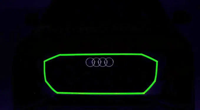 Audi розпочала поступове розсекречення серійного кросовера Q8