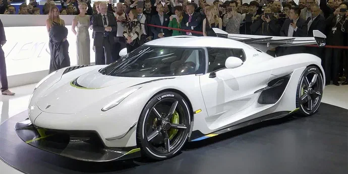 Koenigsegg запустить на дороги «вбивцю» швидкості