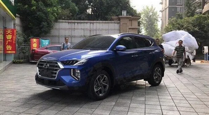 Hyundai Tucson в оновленому виконанні потрапив до об'єктиву папараці