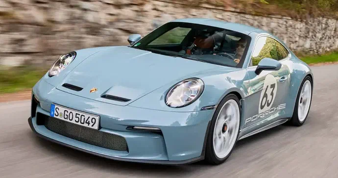 Навіть Porsche вважає 911 завеликим