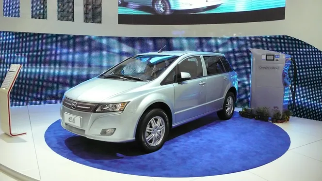 BYD займеться продажами електрокарів