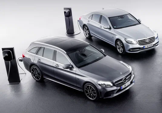 Mercedes-Benz завершив виробництво підзаряджуваних гібридних авто