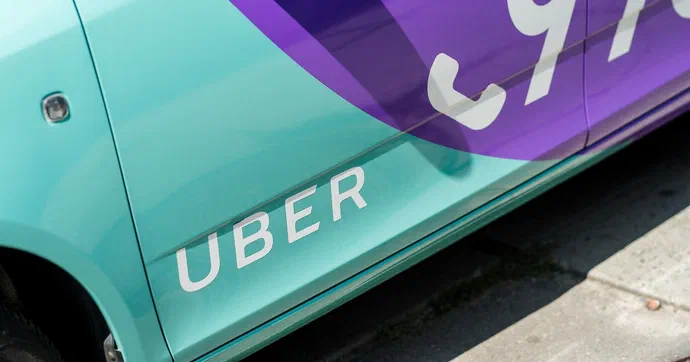 Uber запустить в роботу в Торонто центр з розробки безпілотних авто