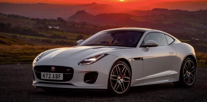 У Jaguar представили особливі версії купе з родстером F-Type