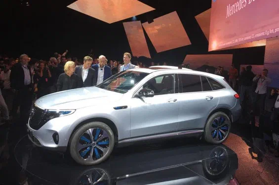 Daimler залучить постачальників акумуляторів дуже великими грошима