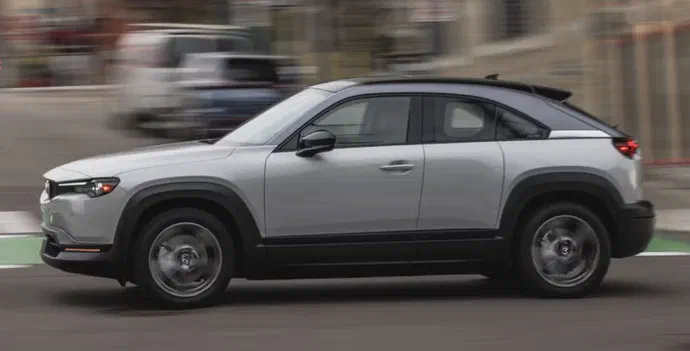 Mazda відкладає вихід нового електромобіля до 2029 року і змінює пріоритети