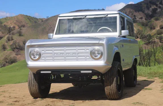 Відбувся дебют першого у світі повністю електричного Ford Bronco
