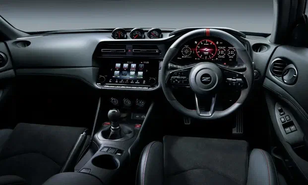 Nissan Z NISMO з механічною коробкою вперше покажуть у Токіо