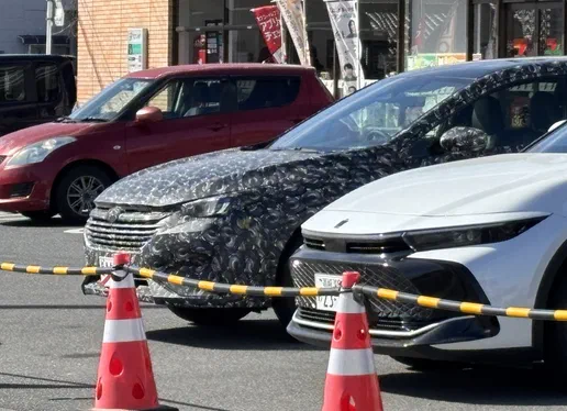 Subaru Levorg 2026: прототип із гладким капотом натякає на гібридну версію