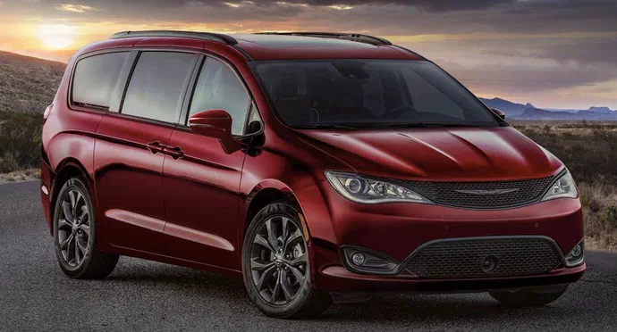 Для Chrysler Pacifica та Dodge Grand Caravan підготовлені ювілейні модифікації
