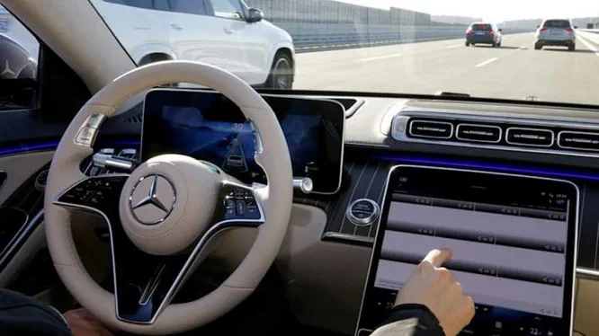 Mercedes буде використовувати Drive Pilot третього рівня