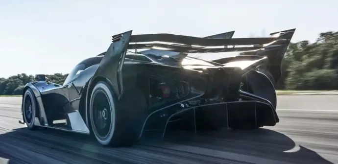 Майбутній Bugatti може отримати особисту домашню заправну станцію