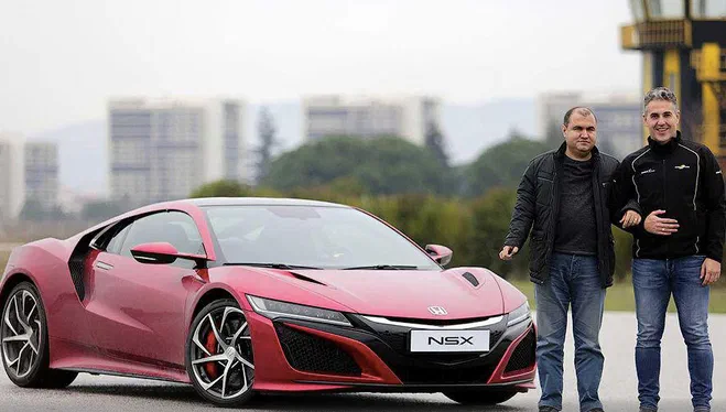 Рекорд дня: сліпому водію вдалося розігнати Honda NSX до 244 км/год (ВІДЕО)