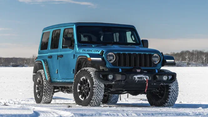 Jeep відкликає понад 320 тисяч гібридів через ризик займання акумулятора