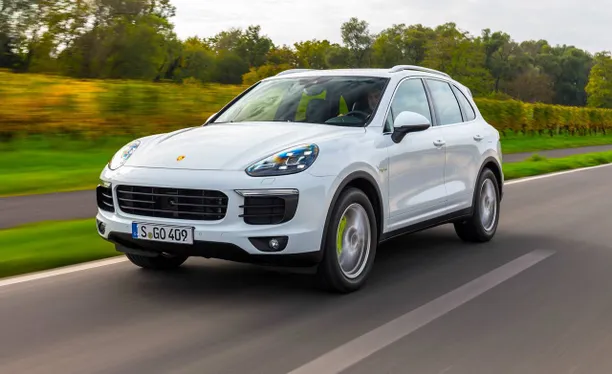 Розпочинається глобальний відгук автомобілів Volkswagen Touareg та Porsche Cayenne