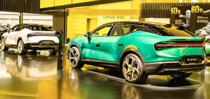 Lotus повертає права на ім'я в Китаї та фіксує рекордні продажі в грудні