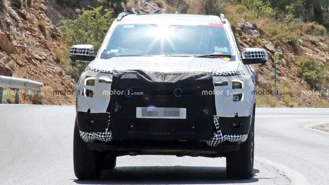 Нове покоління Ford Everest активно тестується в Європі