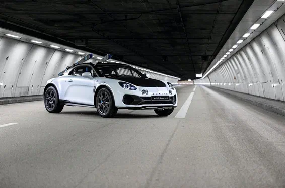 Купе Alpine A110 тепер без проблем зможе їздити по горах
