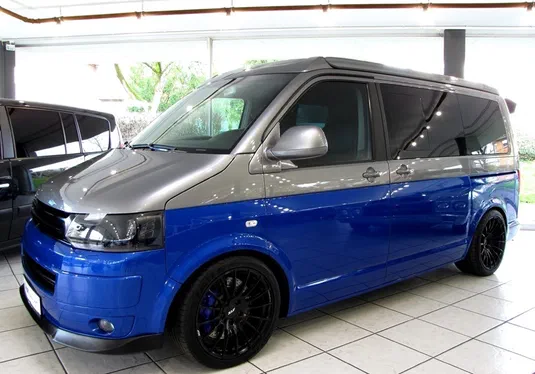 Фургон Volkswagen + мотор Porsche 911 = відмінна пропозиція