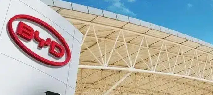 BYD готується представити найшвидший у світі зарядний акумулятор для будівельної техніки