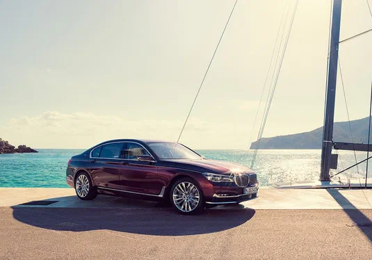 BMW 7-серії стала майже яхтою