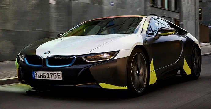 З BMW i8 зробили «незалежний» арт-кар