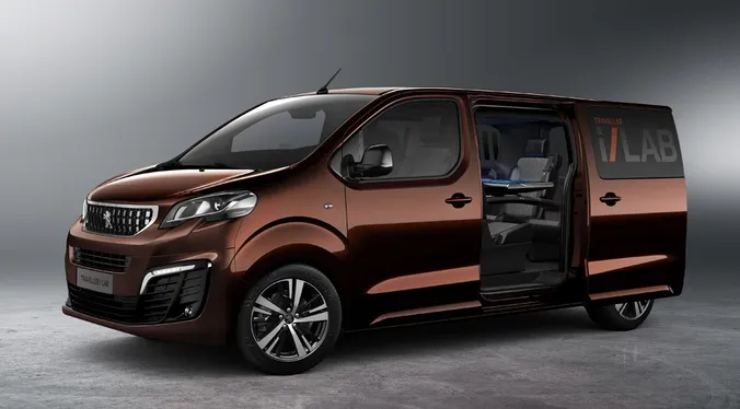 Peugeot Traveller i-Lab – дорогий продукт для багатого споживача