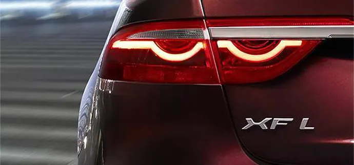 В Мережі з'явився тизер подовженого Jaguar XF