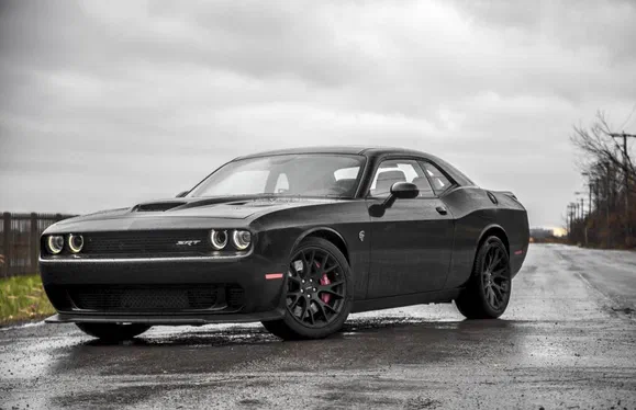 Новітній Dodge Challenger SRT Hellcat прожив лише 29 кілометрів