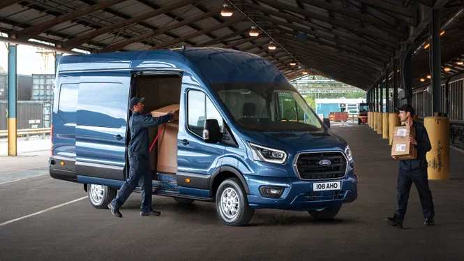 Новий Ford Transit: інший дизельний мотор, повністю перероблений салон