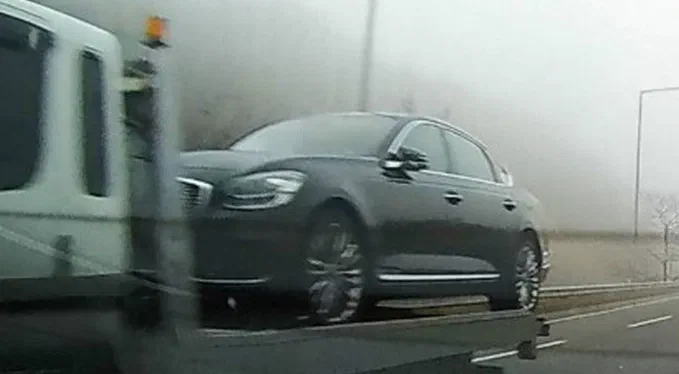 З'явилися «живі» фото нового Kia Quoris