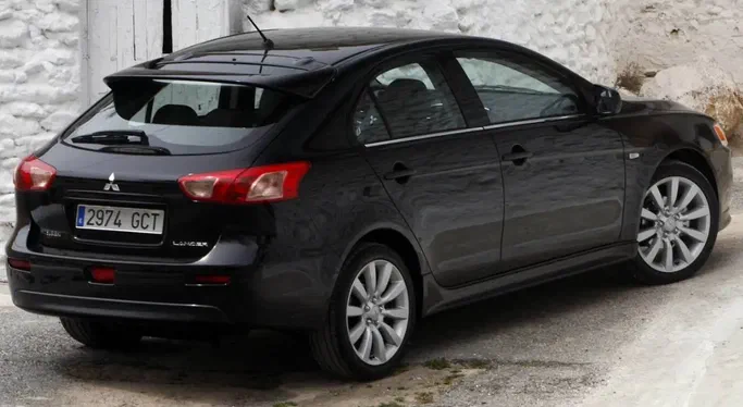 Mitsubishi може повернути Lancer Sportback та Montero