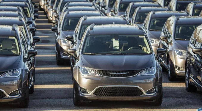 Автовиробництво нового Chrysler Pacifica може призупинитися