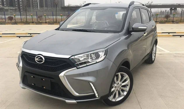 Китайська фірма зробила кросовер в стилі Lada XRAY