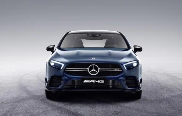 Найбільш доступний AMG-седан від Mercedes-Benz став довшим