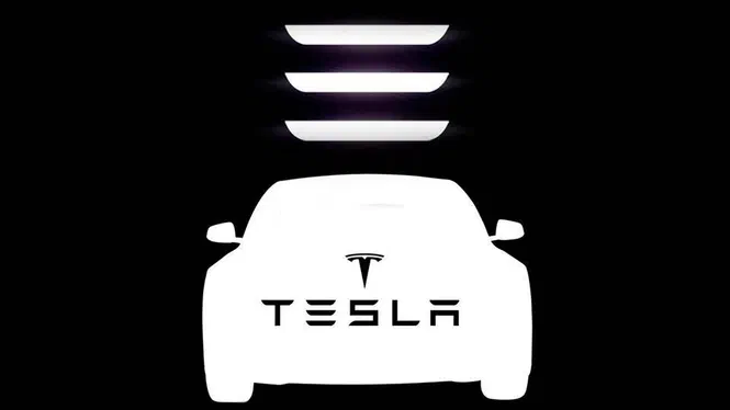 Adidas подає в суд на Tesla