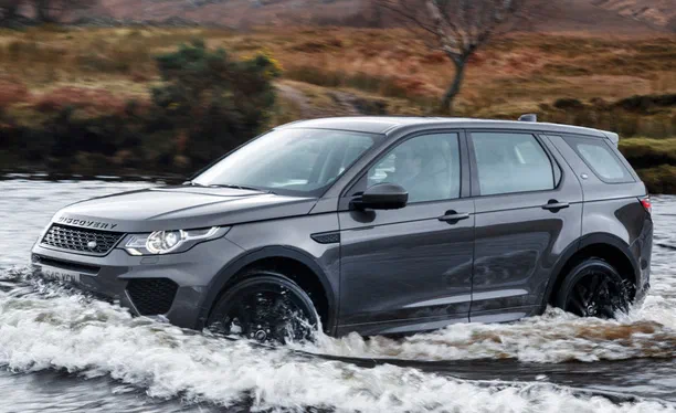 Brexit спровокував зниження виробництва Jaguar Land Rover