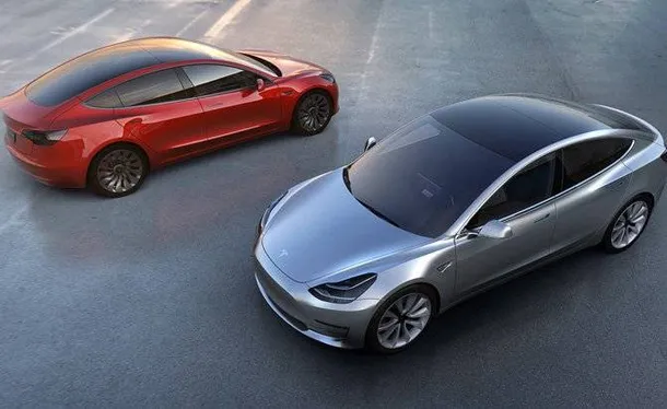 400 000 попередніх замовлень на Tesla Model 3