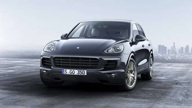 Дебютував Porsche Cayenne Platinum Edition