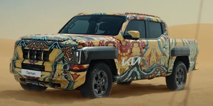 Kia Tasman Pickup прокладає шлях через піщані дюни перед дебютом (ВІДЕО)