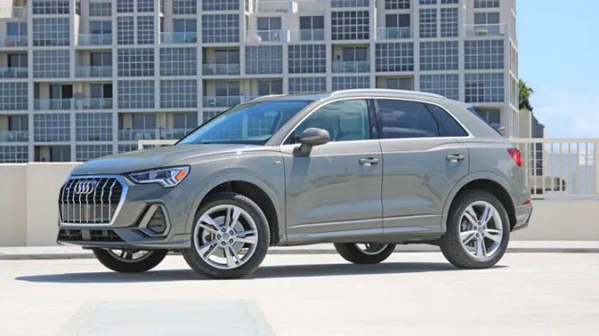 У Audi Q3 з'явилася нова базова версія