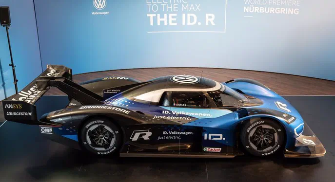 Фінальна версія електричного боліда Volkswagen готова покоряти рекорд Нюрбургринга