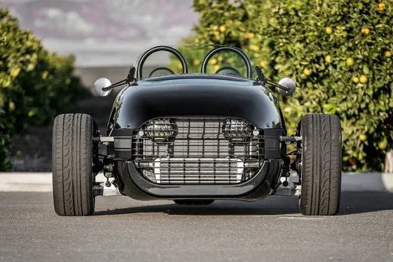 В США зробили бюджетний 3-колісний спортивний болід